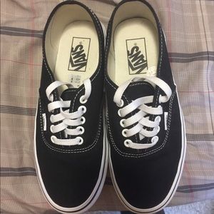 VANS Authentic  6.5 (Men) 8.0 (Women) like new